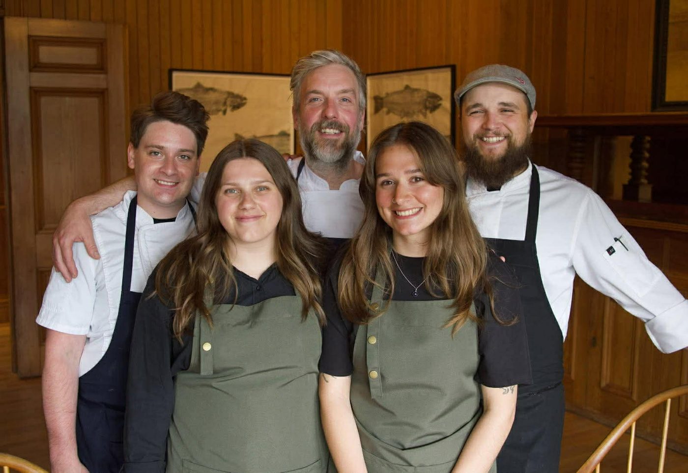 L'équipe de la Villa Estevan réunie dans la salle à manger